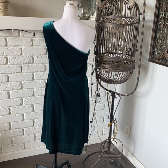 THE PYRAMID COLLECTION GREEN VELVET ONE SHOULDER DRESS LARGE EXCELLENT - Picture 5 of 6